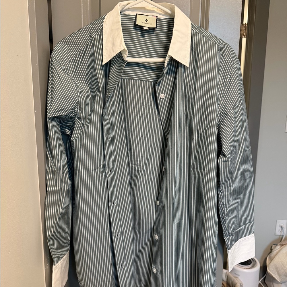 NWT Tuckernuck Women’s Striped Button-Up Shirt with White Collar
